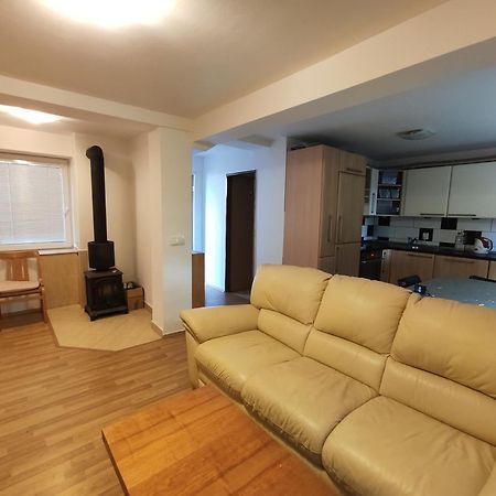 Apartman Hulin, Chrastany - Bily Luaran gambar